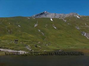 le lac sans fond - randonnée Col du petit saint bernard - SEEZ - bourg saint maurice - LA rosière randonnées en Haute Tarentaise :